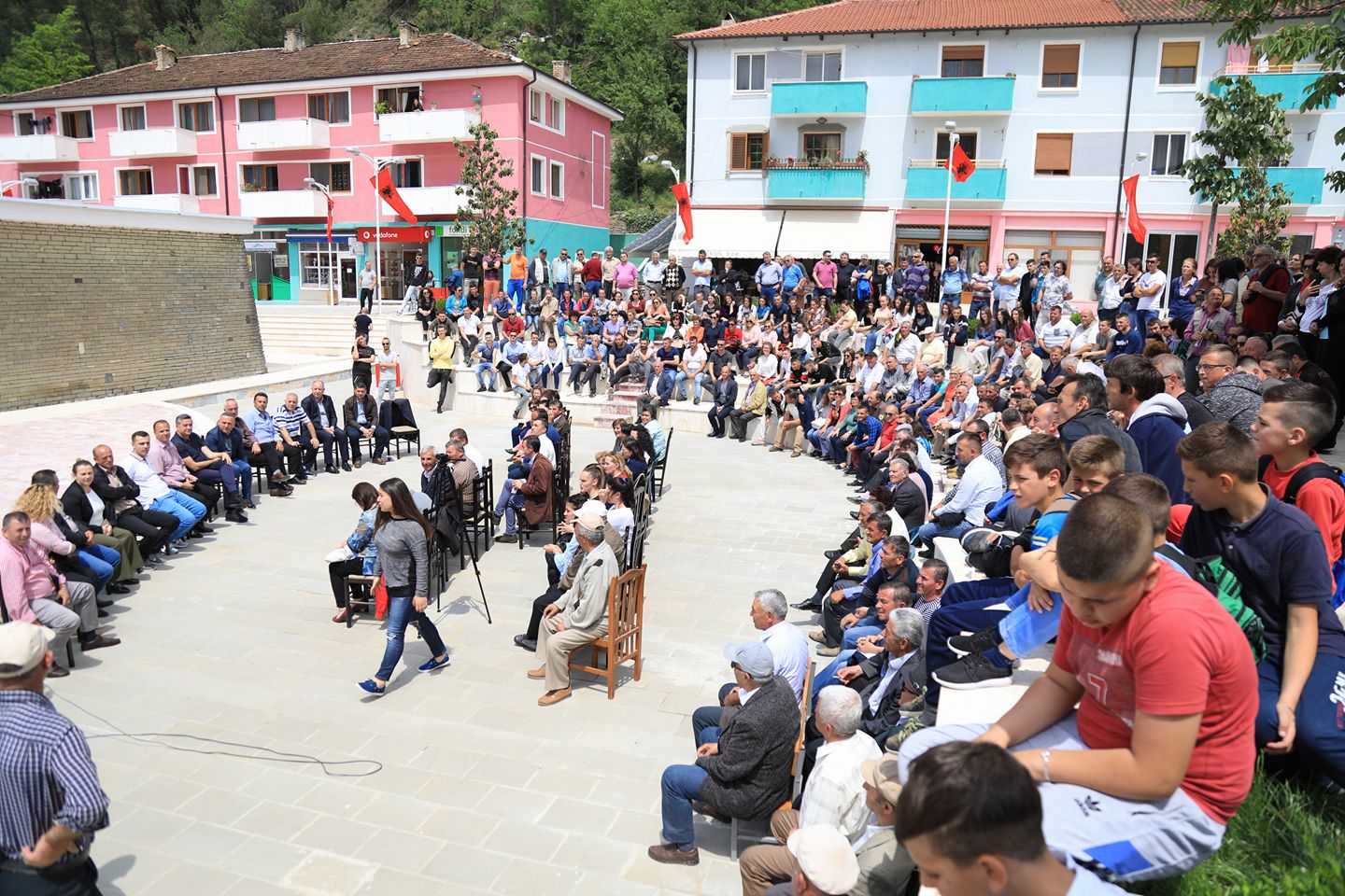 Ministri Klosi: Largim për drejtuesit e çdo niveli qe nuk i përgjigjen qytetarit